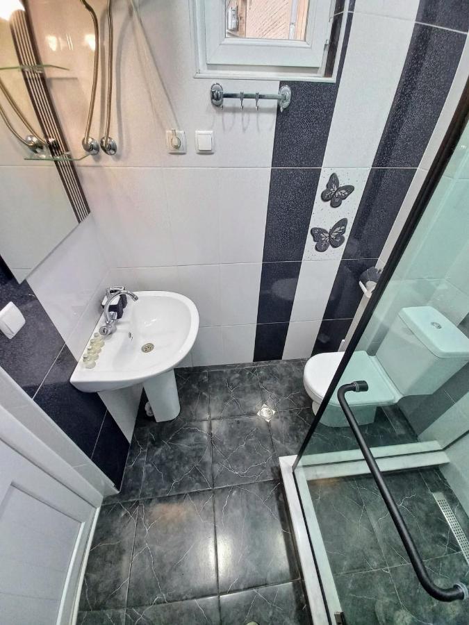 Aparthotel Rioni คูทายสิ ภายนอก รูปภาพ