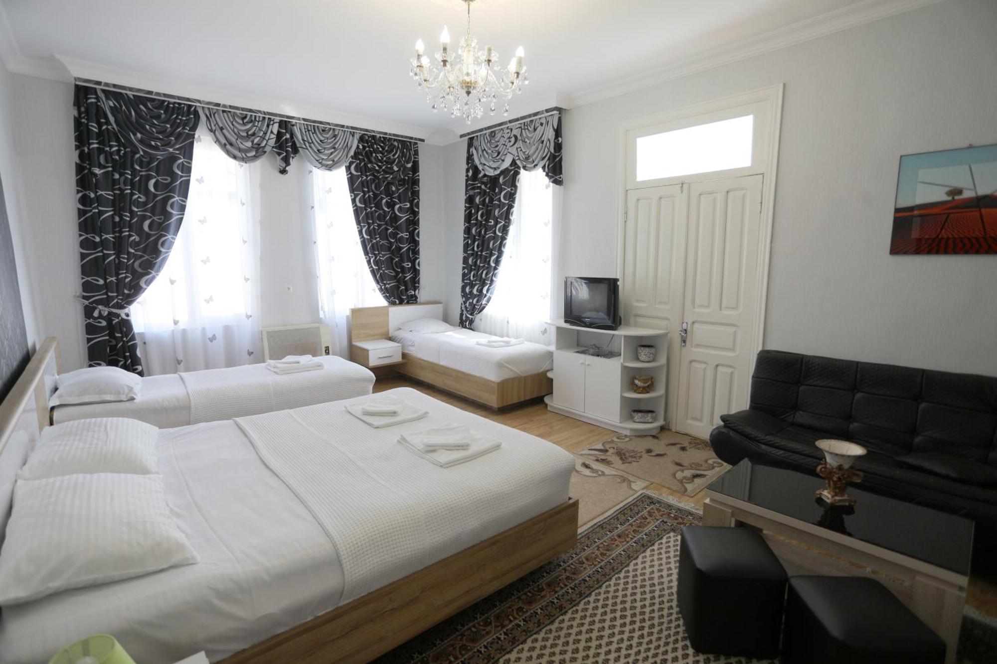 Aparthotel Rioni คูทายสิ ภายนอก รูปภาพ